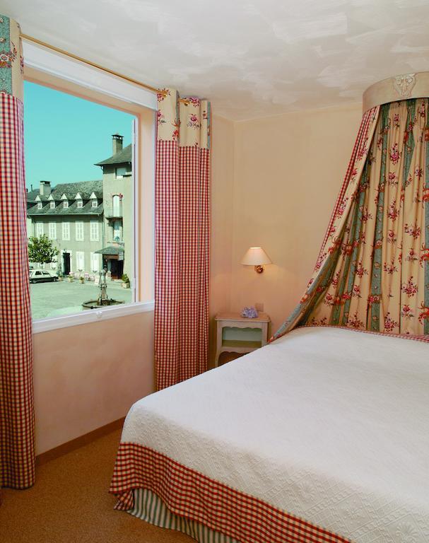 Hotel Le Viscos Saint-Savin  Phòng bức ảnh